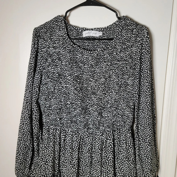 Petal + Pup Black and White Long Sleeve Tiered Modist Midi Dress - Size 10 - Picture 3 of 9